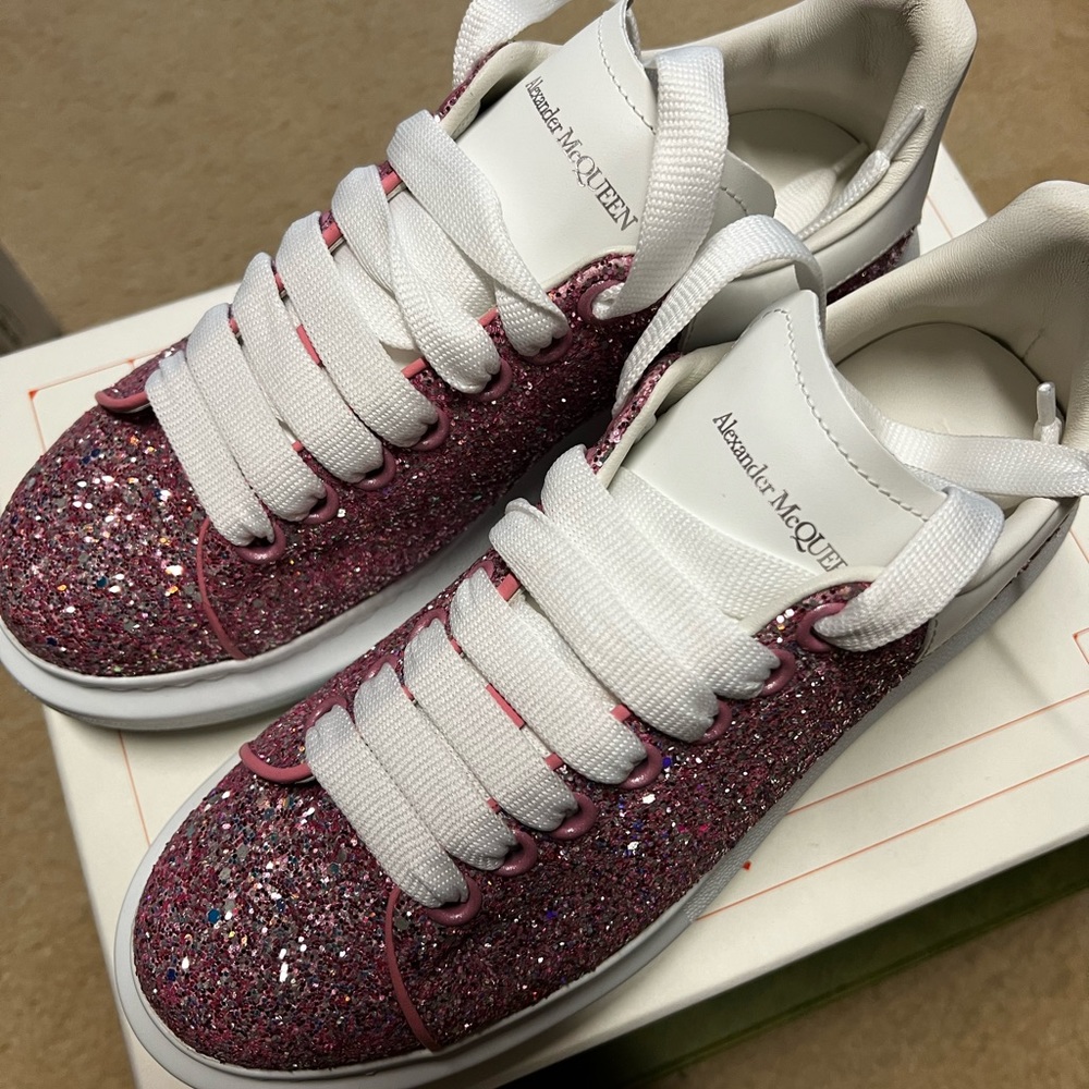 Alexander McQueen Platform Pink Glitter New in Box Size 9